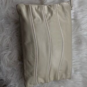 💯Leather Vintage Cream Leather Clutch
